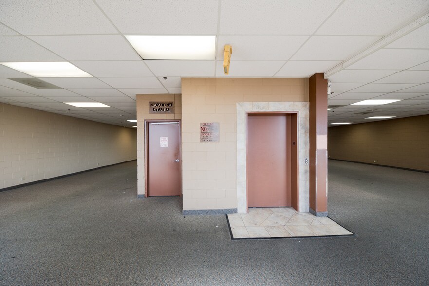 More Photos Of 7000 Pacific Blvd, Huntington Park Office For Sale