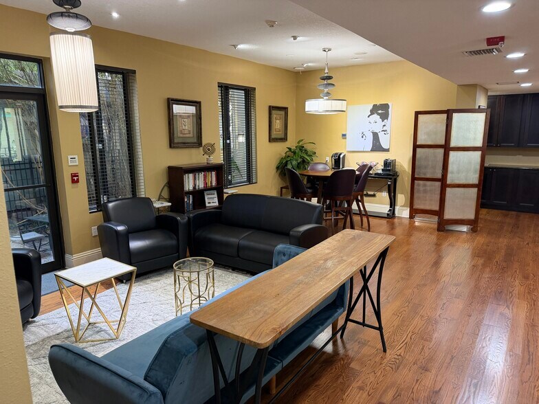 More Photos Of 350 E Pine St, Orlando Office For Lease