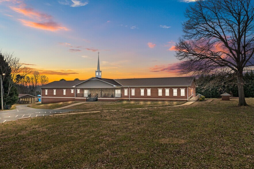 Primary Photo Of 188 Wiggins Rd, Mooresville Specialty For Sale