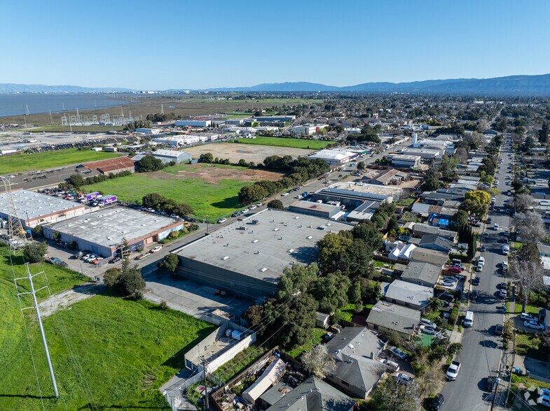More Photos Of 351 Demeter St, East Palo Alto Warehouse For Lease