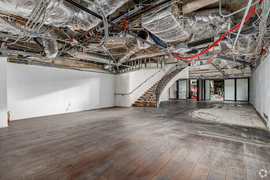 More Photos Of 701 W 7th St, Los Angeles Apartments For Lease