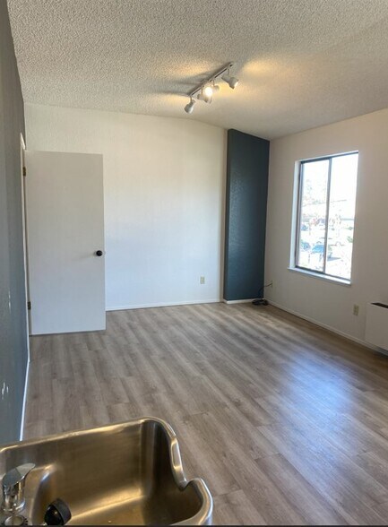 More Photos Of 21 Patten St, Sonoma Office For Sale