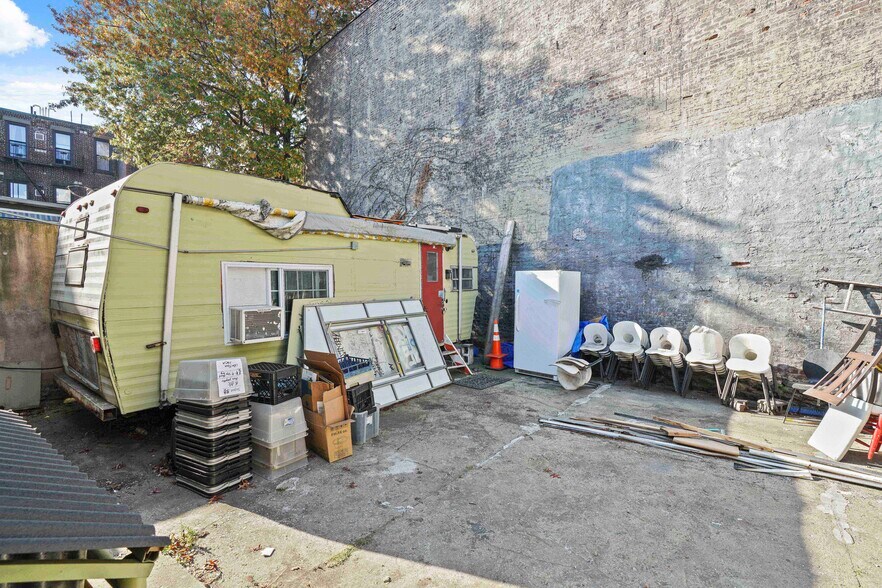 More Photos Of 76 Bushwick Ave, Brooklyn Restaurant For Lease