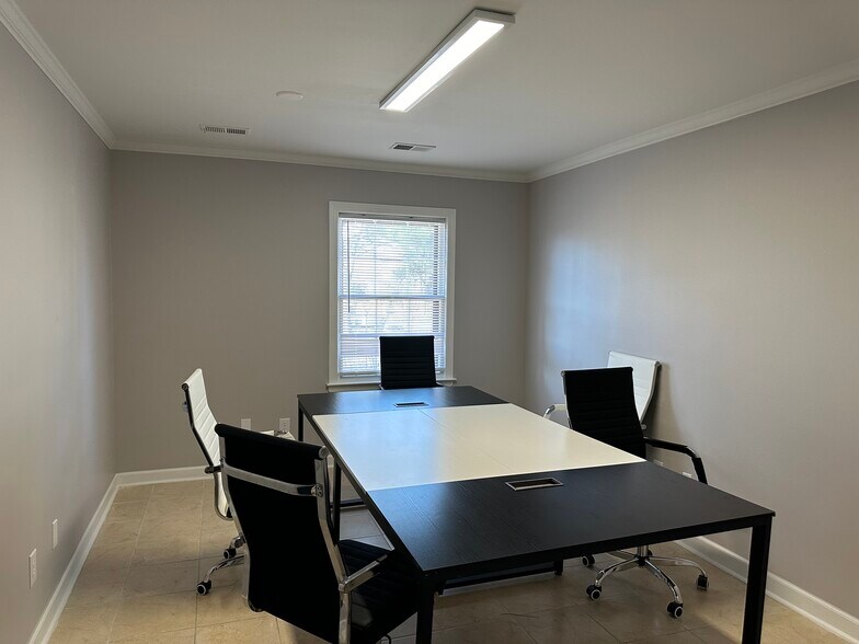 More Photos Of 1027 S Yates Rd, Memphis Office For Lease