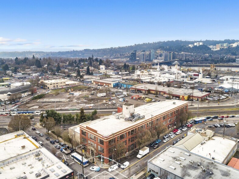 More Photos Of 2505-2511 SE 11th Ave, Portland Office For Lease