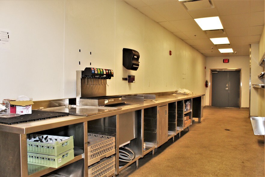 More Photos Of 204 S High St, Baltimore Restaurant For Lease