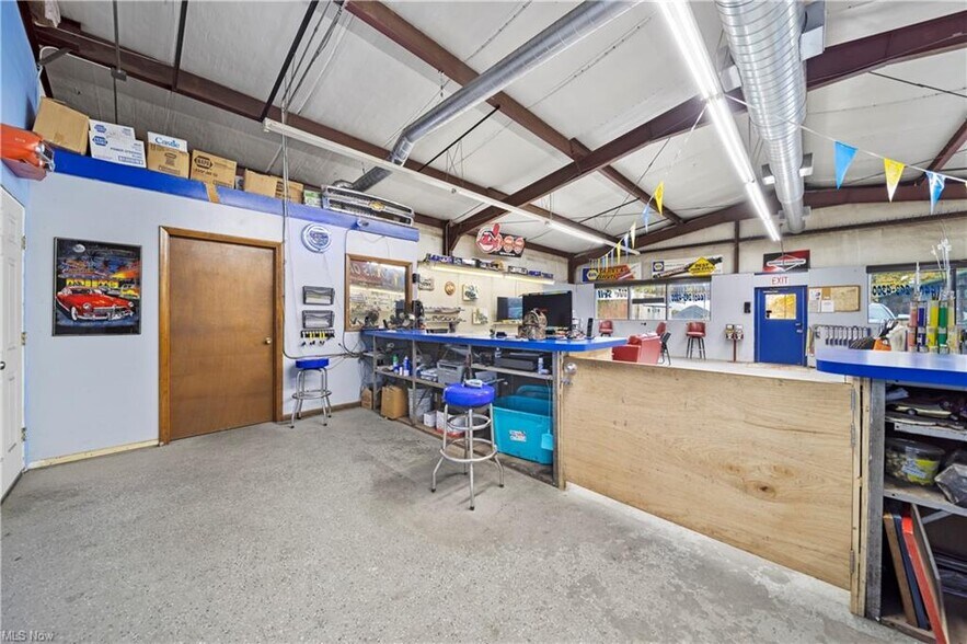 More Photos Of 391 E Main St, Andover Auto Repair For Sale