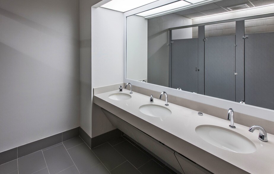 More Photos Of 500 Northridge Rd, Atlanta Office For Lease