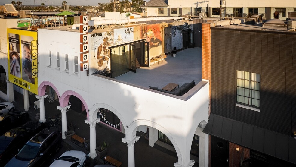 More Photos Of 62-66 Windward Ave, Venice Storefront Retail Office For Lease