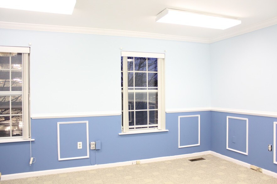 More Photos Of 11303-11327 Amherst Ave, Wheaton Office Residential For Lease