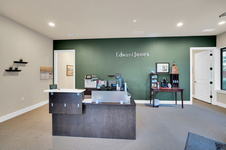 More Photos Of 203 George Hopper Rd, Midlothian Storefront Retail Office For Lease