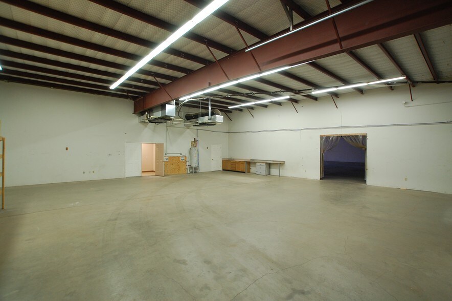 More Photos Of 6101 43rd St, Lubbock Storefront For Lease