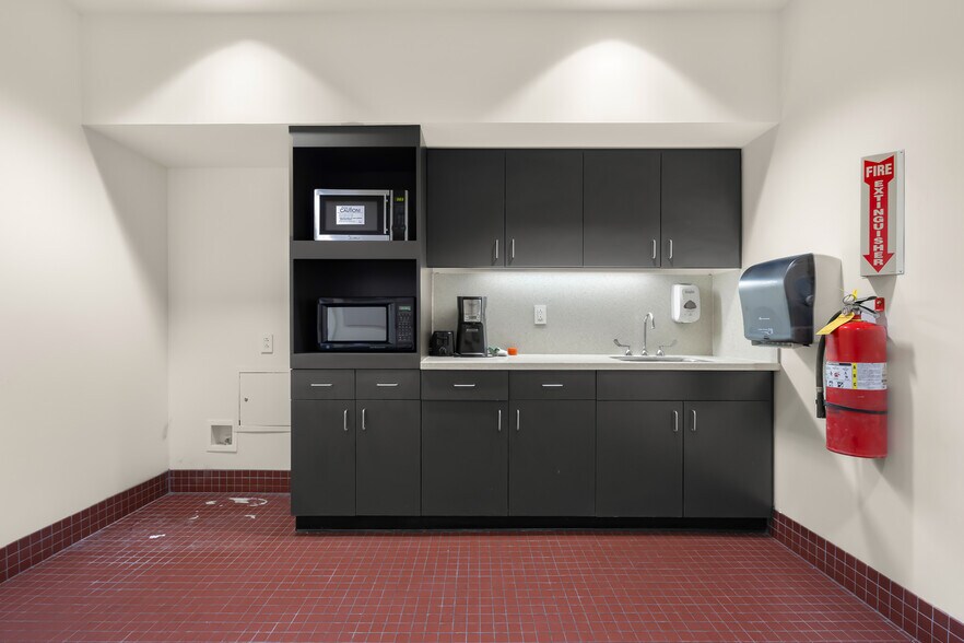 More Photos Of 301 Washington St, Columbus Office For Lease