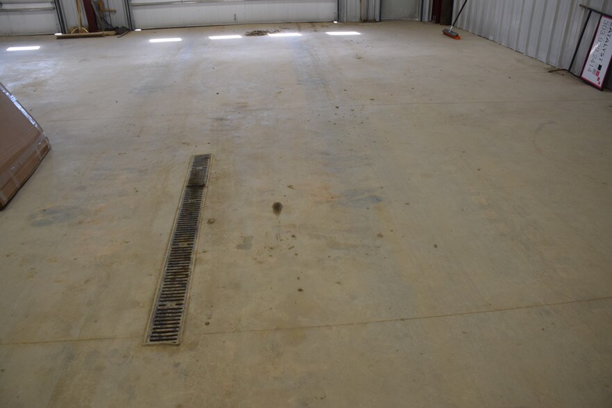 More Photos Of 13545 Bassett Ln, Williston Warehouse For Sale