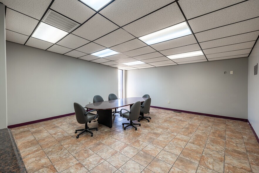 More Photos Of 11209 W Kellogg, Wichita Auto Dealership For Sale