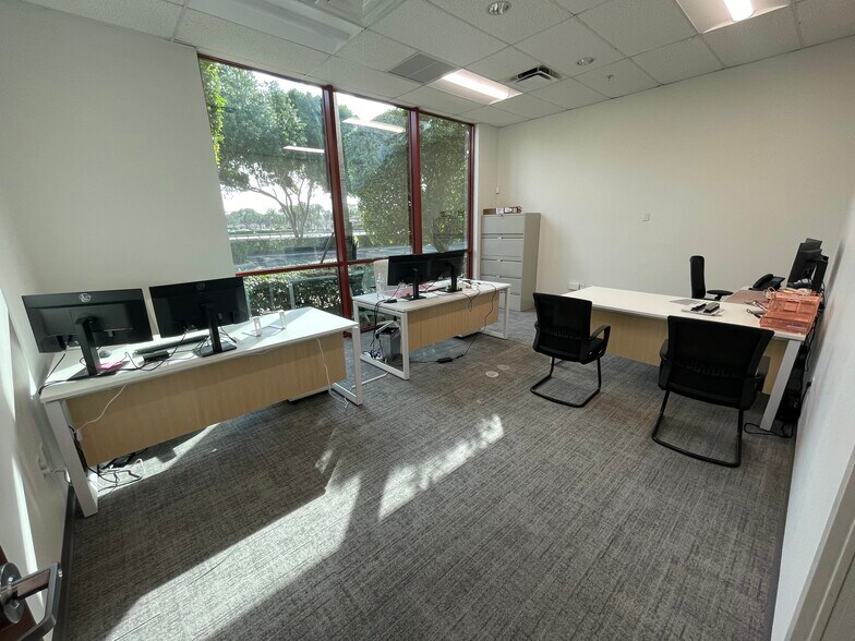 More Photos Of 3001-3045 N Commerce Pky, Miramar Office For Lease