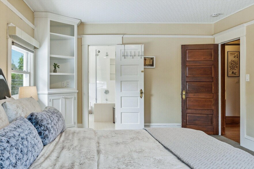 More Photos Of 340 NW 7th St, Corvallis Office Residential For Sale
