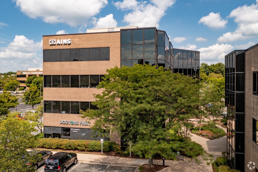 More Photos Of 806 W Diamond Ave, Gaithersburg Medical For Sale