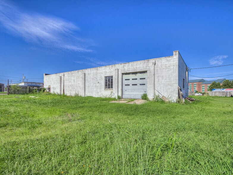 More Photos Of 227 W MacArthur Dr, Midwest City Auto Repair For Sale