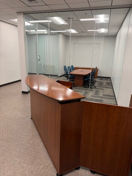 More Photos Of 1025 Creekside Ridge Dr, Roseville Office For Lease