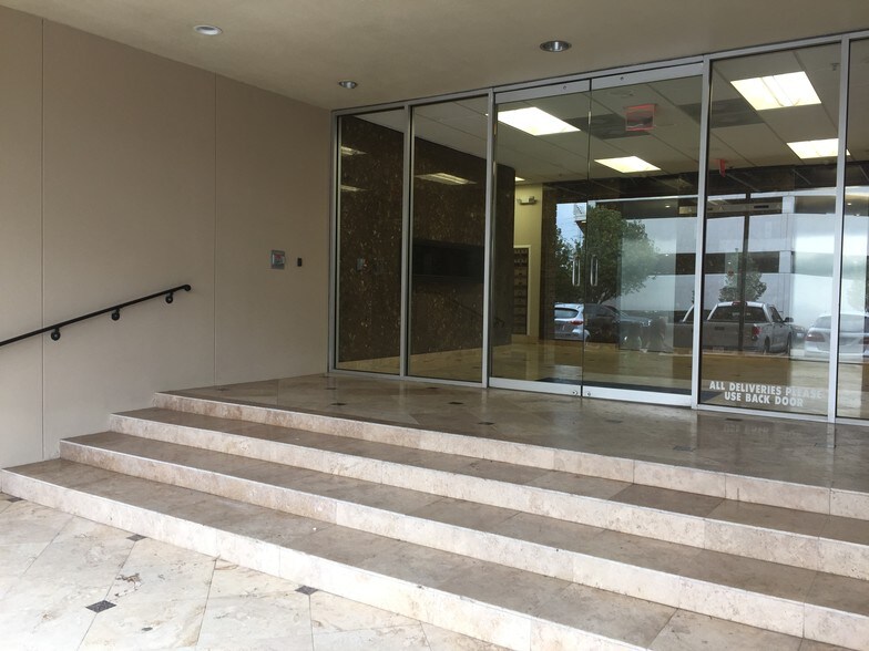 More Photos Of 5555 West Loop South, Bellaire Medical For Lease