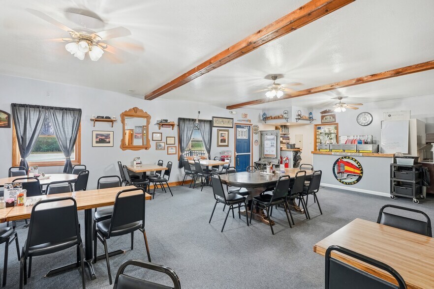 More Photos Of 4020 E Old US 30, Hamlet Restaurant For Sale