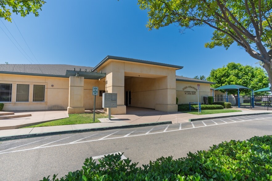 More Photos Of 401 Lesher Dr, Merced Office Residential For Lease