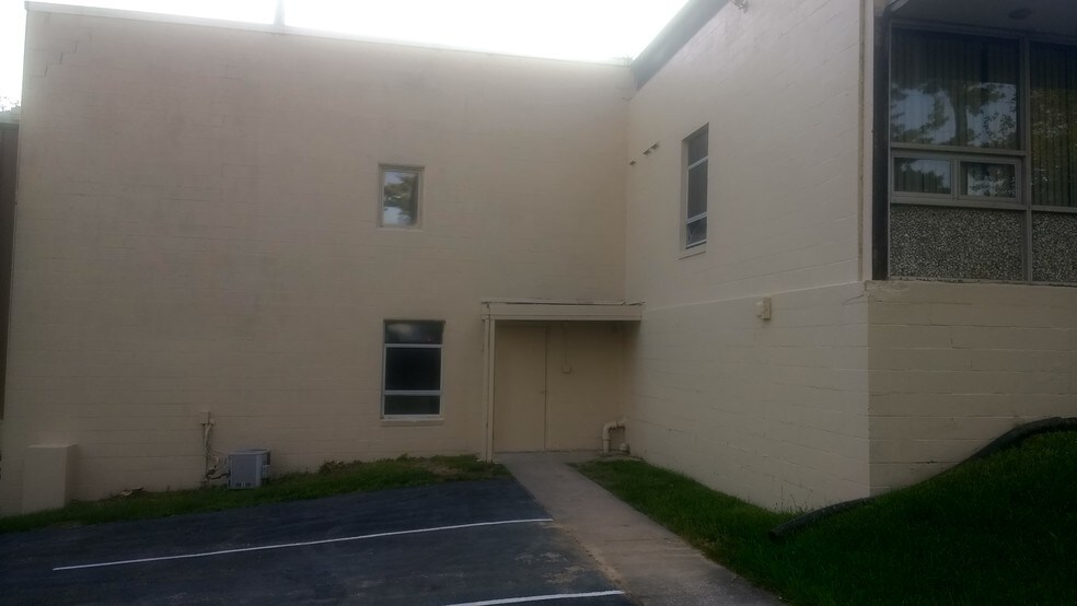 More Photos Of 7 Greenwood Pl, Pikesville Warehouse For Sale