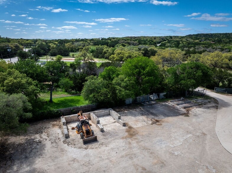 More Photos Of 180 Spring Mountain Dr, Canyon Lake Distribution For Sale