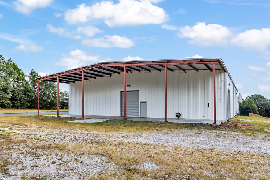 More Photos Of 1982 Us-1, Graniteville Showroom For Sale