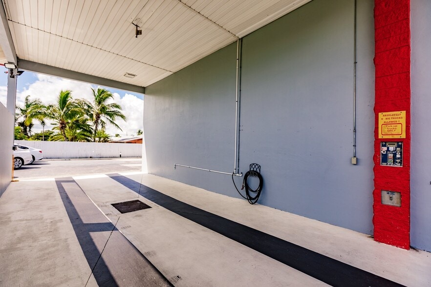More Photos Of 400 NW Avenue L, Belle Glade Auto Dealership For Sale