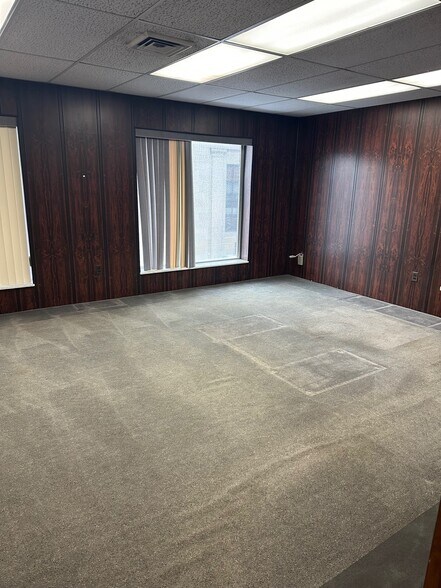More Photos Of 36 Pine St, Lockport Office For Lease