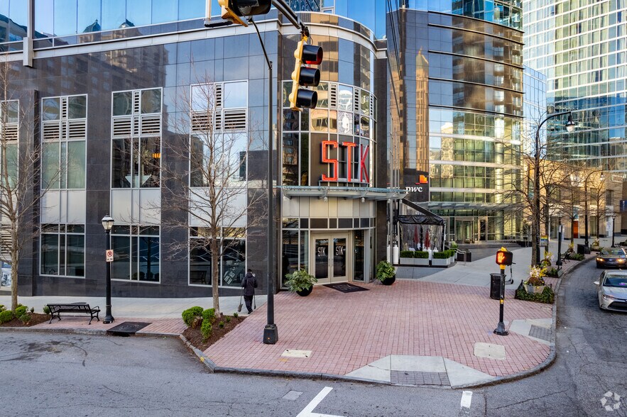 More Photos Of 1075 Peachtree St NE, Atlanta Office For Lease