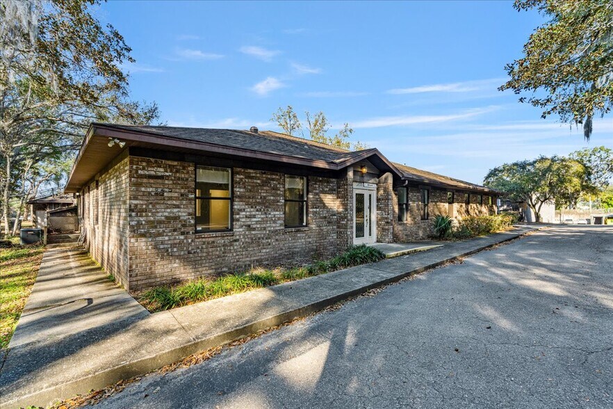 More Photos Of 7733 W Newberry Rd, Gainesville Office For Lease
