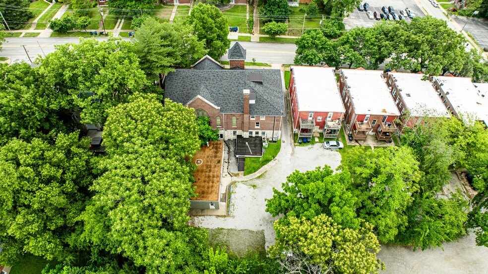 More Photos Of 1517 McCausland Ave, Saint Louis Specialty For Sale