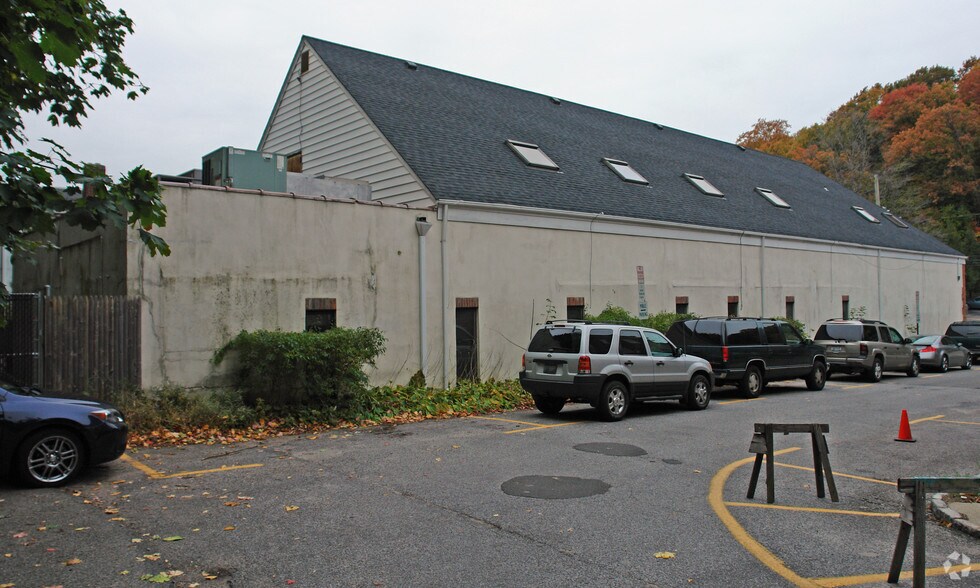 More Photos Of 260 Main St, Northport Office For Lease