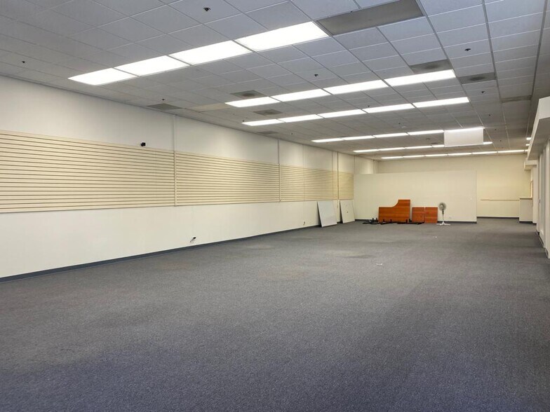 More Photos Of 1100 Industrial Rd, San Carlos Research And Development For Sale