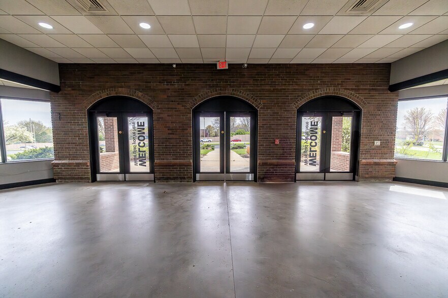 More Photos Of 800 SW 150 Hwy, Lee's Summit Office For Sale