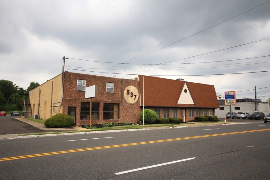 More Photos Of 537-539 Mantua Pike, Woodbury Flex For Sale