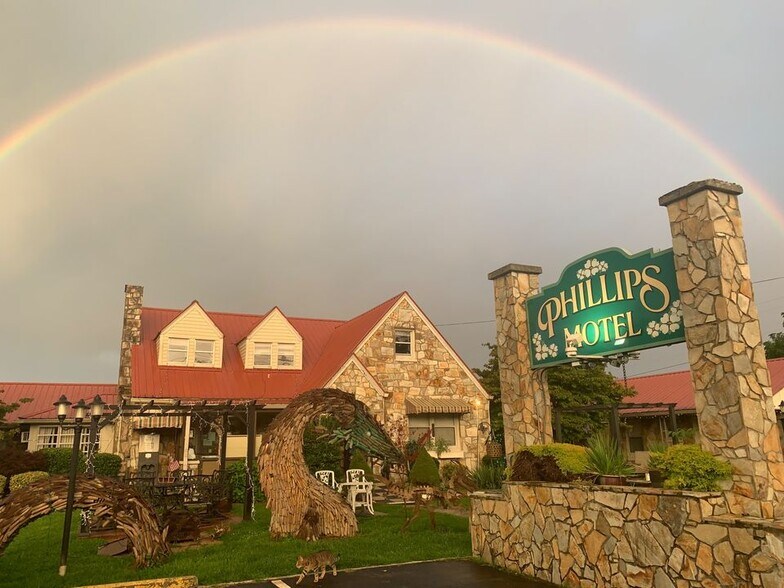 More Photos Of 290 N Main St, Robbinsville Hotel For Sale