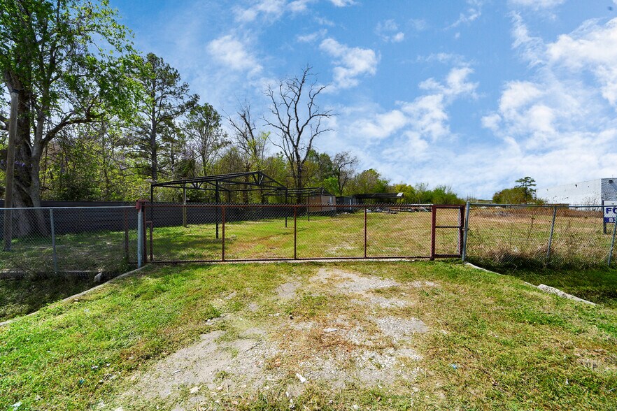 More Photos Of 11921 Veterans Memorial Dr, Houston Land For Sale