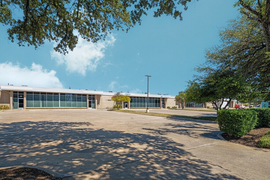 More Photos Of 2600 Longhorn Blvd, Austin Light Distribution For Lease