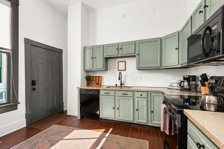 More Photos Of 206 S 11th St, Nashville Office For Sale