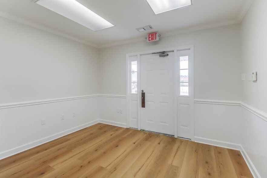 More Photos Of 831 Highway 90, Bay Saint Louis Office For Sale