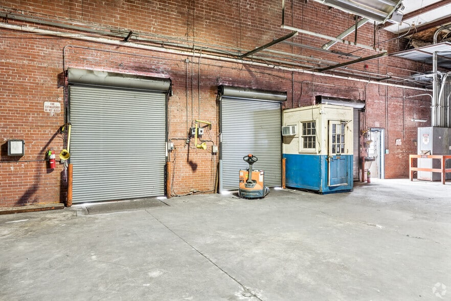 More Photos Of 500 S Chippewa St, Lumberton Warehouse For Sale
