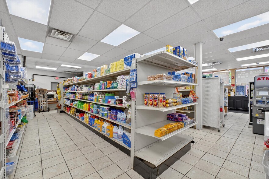 More Photos Of 4 Oscawana Lake Rd, Putnam Valley Supermarket For Sale