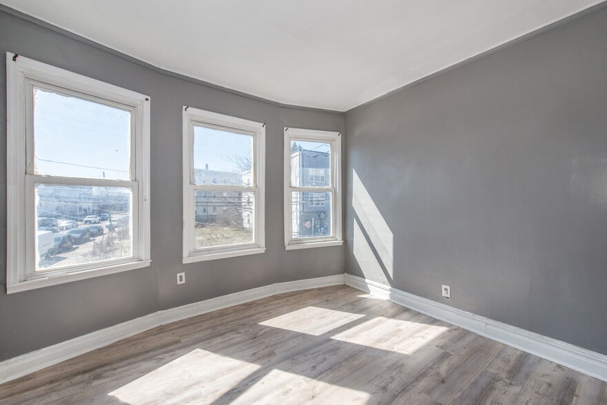 More Photos Of 357 16th Ave, Irvington Storefront Retail Residential For Sale