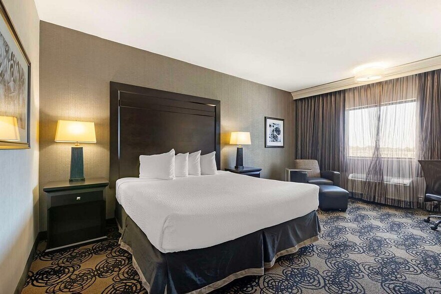 More Photos Of 4706 S 108th St, Omaha Hotel For Sale