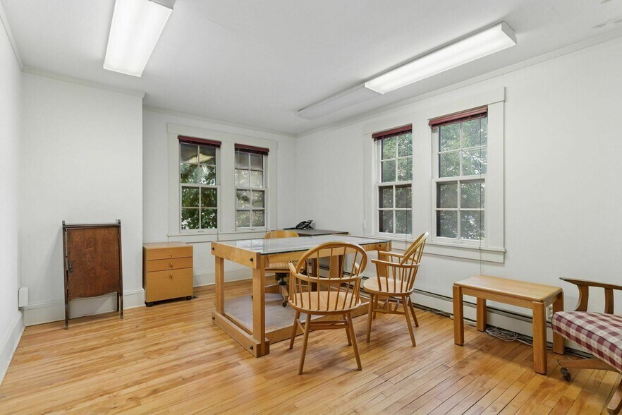 More Photos Of 2318 S 1st Ave, Minneapolis Office For Sale