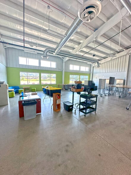 More Photos Of 7 S 12th St, Midland Schools For Lease